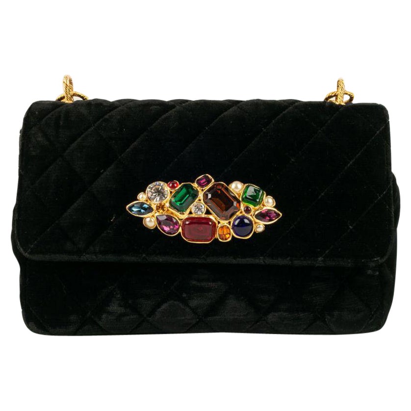 Chanel Juwelentasche aus schwarzem Samt, 1989 / 1991 im Angebot