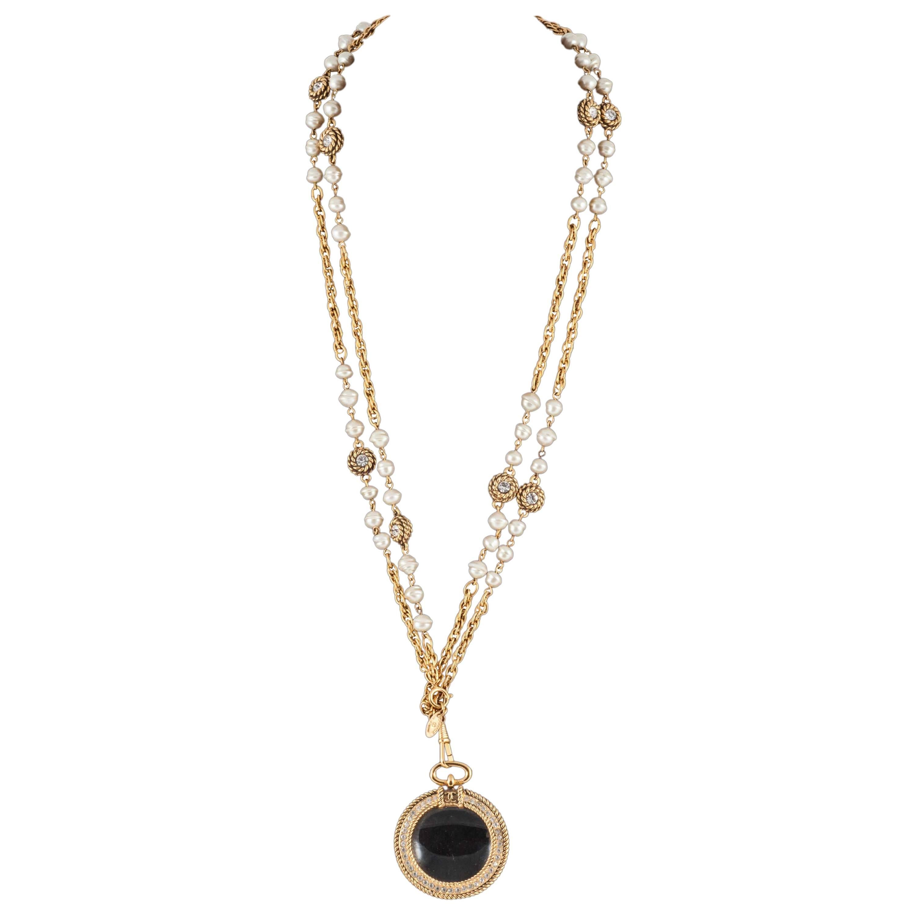  Chanel double chain and pearl pendant necklace, with magnifying glass, 1980