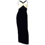 Valentino, années 80 Robe à colonnes en velours noir avec corsage roulé de couleur crème
