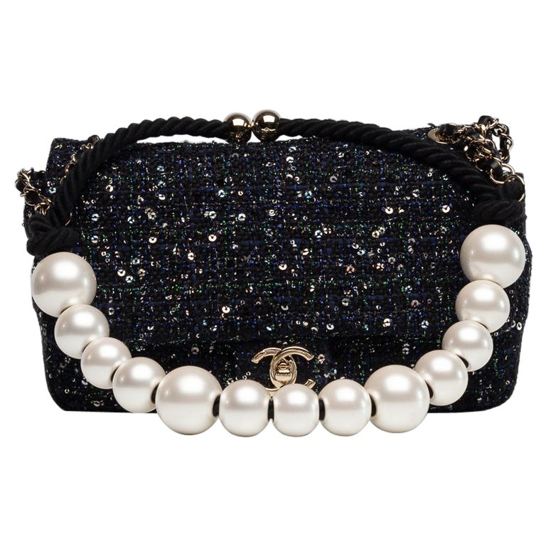 Chanel Tweed-Perlentasche mit Pailletten SELTEN im Angebot bei 1stDibs