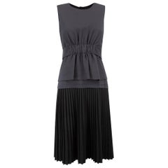 Marineblaues Faltenrock Ärmelloses Kleid Größe S
