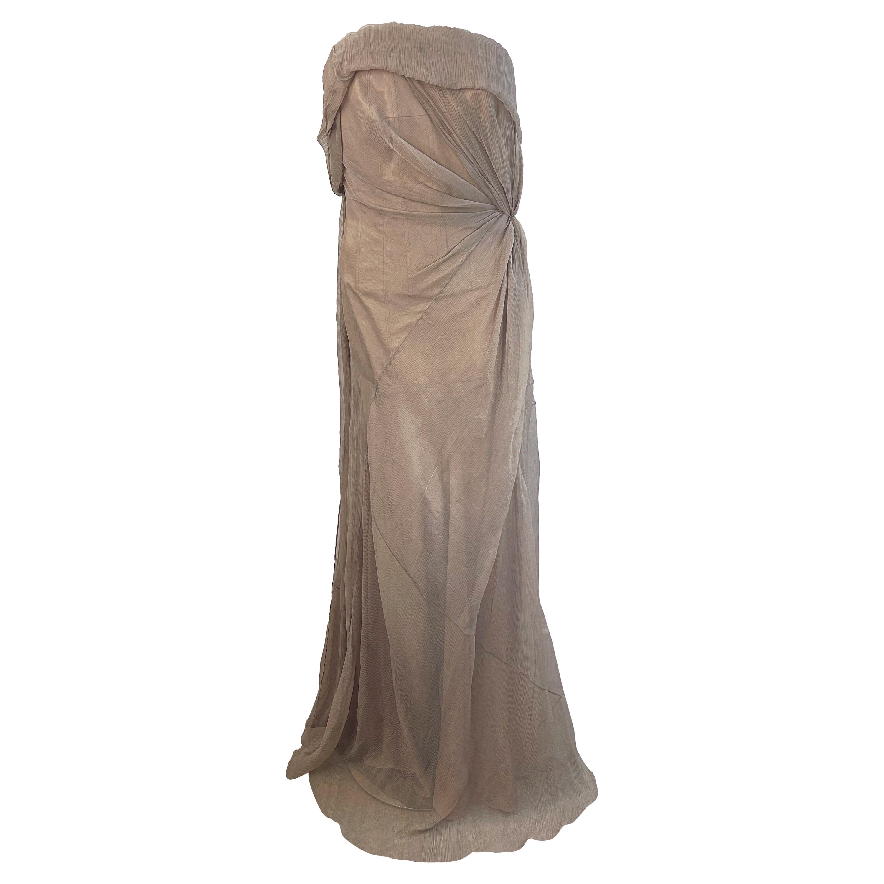 Donna Karan Herbst 2011 Laufsteg Seide Organza Größe 4 / 6 Nudefarbenes goldenes Kleid im Angebot