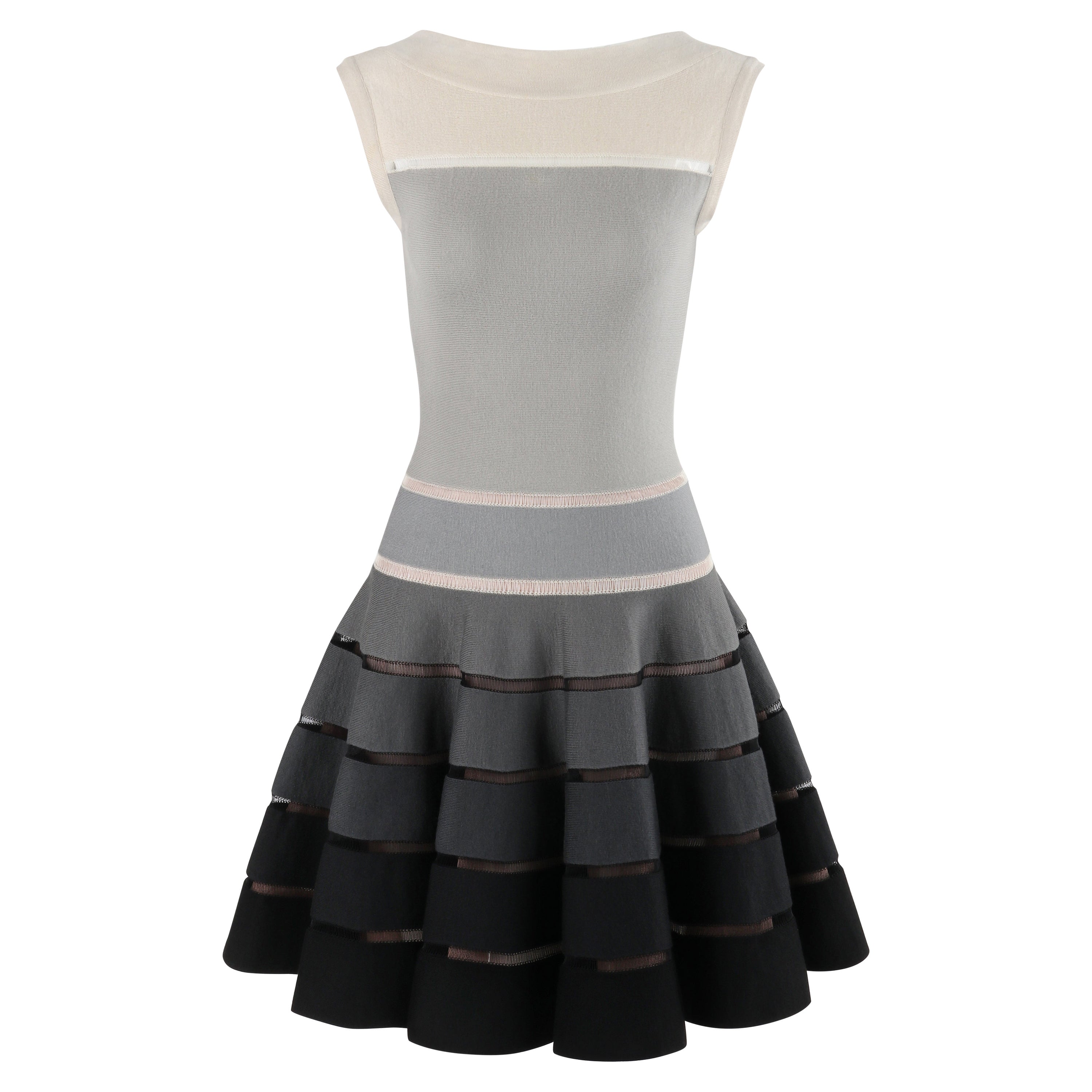 ALAIA PARIS c. 2010 Monochrome Ombre Wool Silk Fit & Flare Skater Mini Dress For Sale