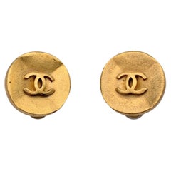 Chanel Vintage Gold Metal Round CC Logo Clip On Earrings