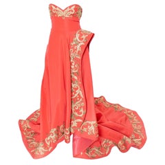 Oscar De La Renta Bata Bordada Coral Pre-Fall2018