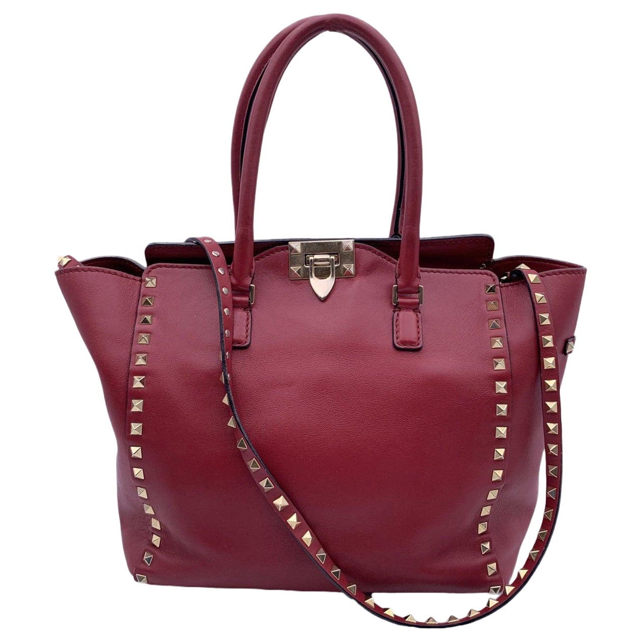 Vintage red leather studded shoulder bag 🍒🍓