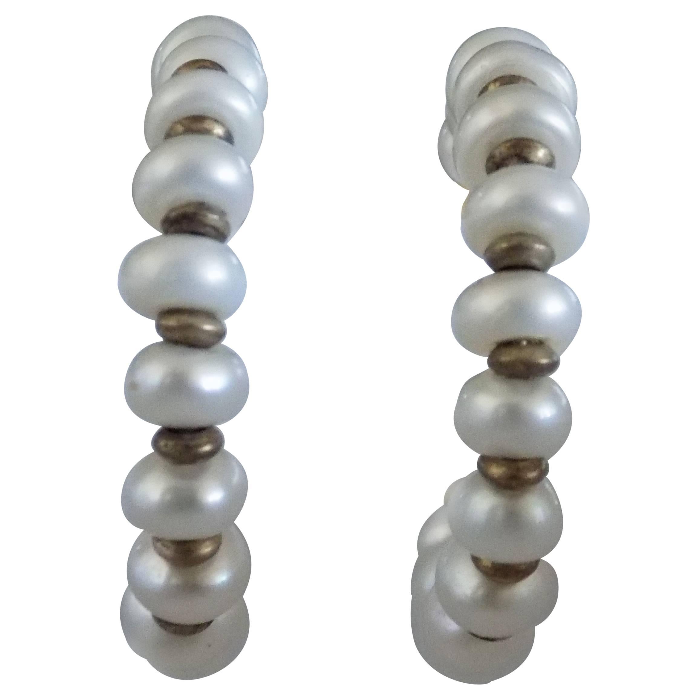 18kt Gold Pearls Earrings For Sale