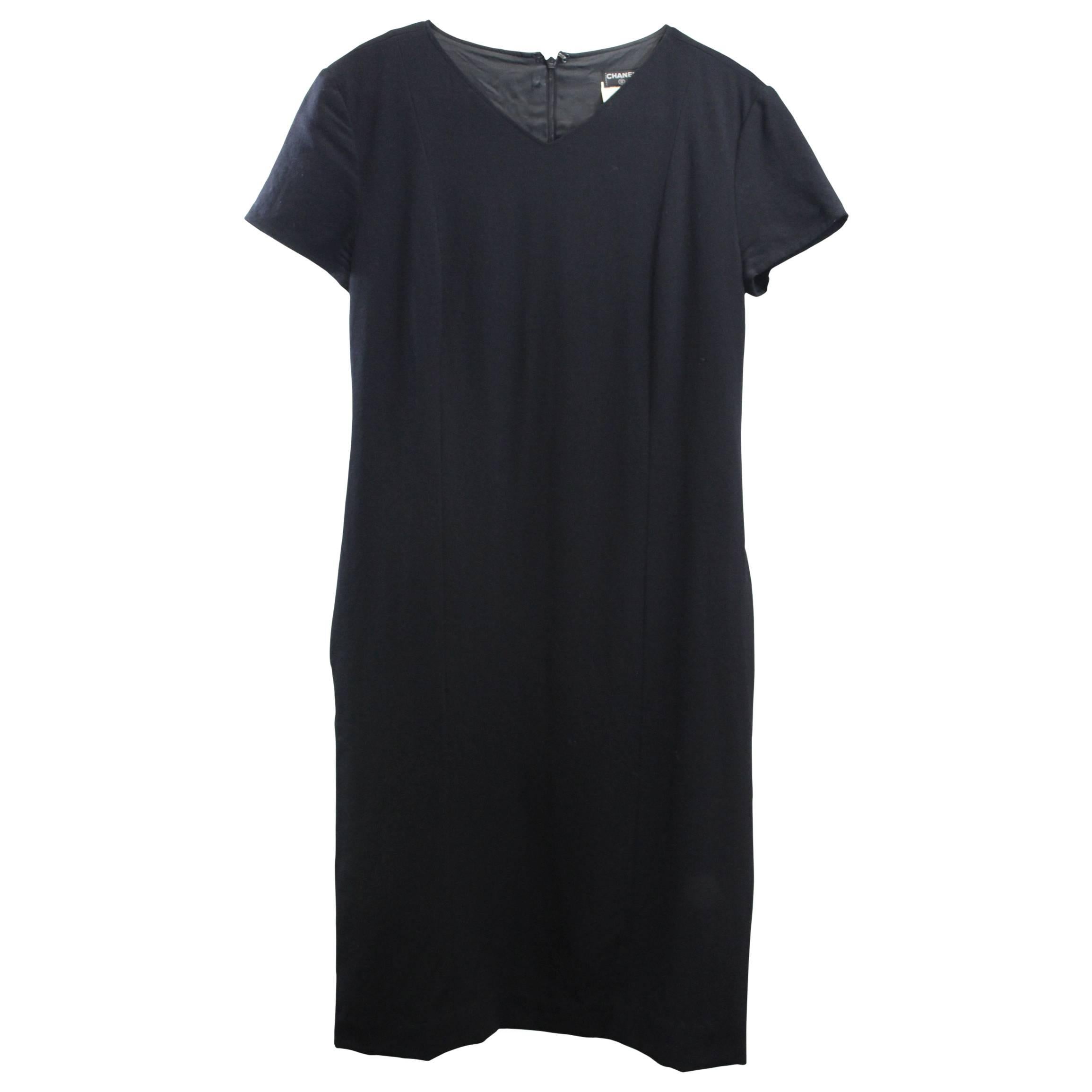 Chanel Little Black Dress. Size 38 For Sale