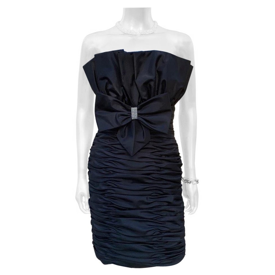 Chris Kole Amazing Sexy Rusched "Little Black Cocktail Dress" with Bow Size 8 For Sale