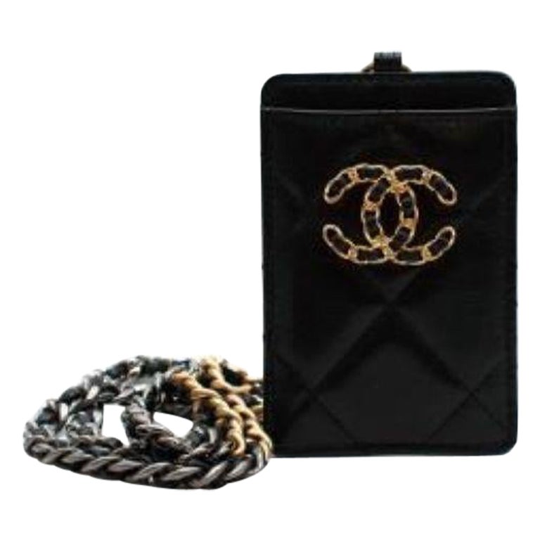 Goatskin Quilted Chanel 19 Card Holder On Chain
