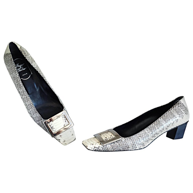 Roger Vivier Size 10 / 40 Shoes Limited Edition Python Snakeskin Belle Low  Pumps For Sale at 1stDibs