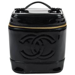Retro Chanel Black Patent Leather 'CC' Logo Zip Around Cosmetic Vanity Case Bag