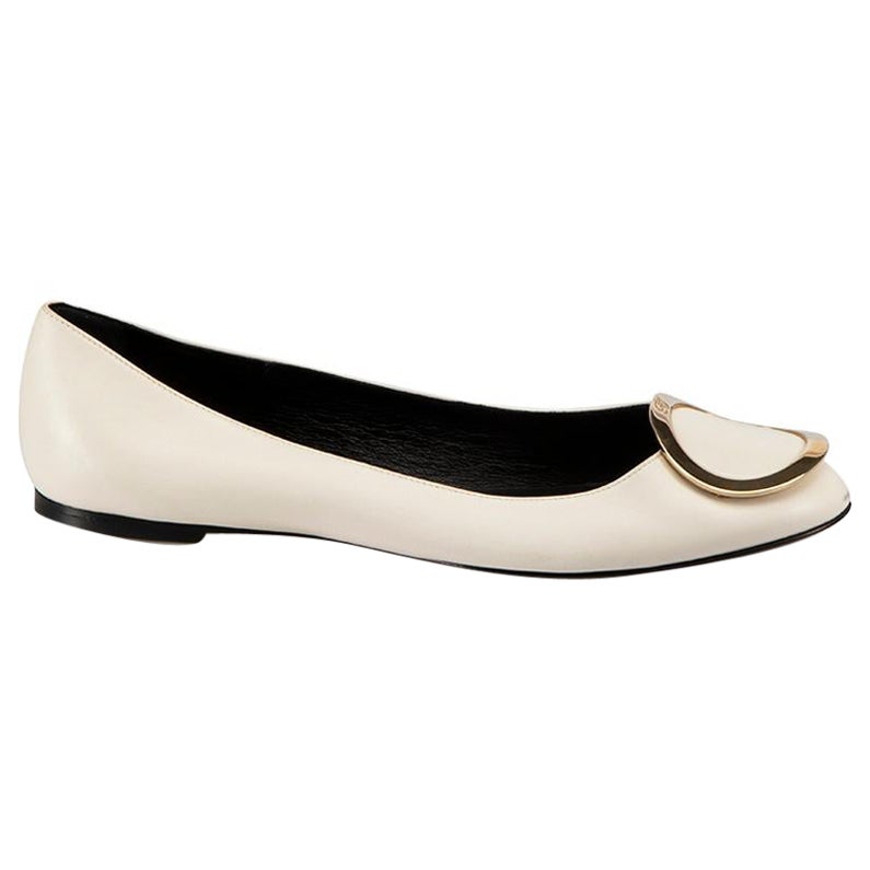 White Leather Buckle Ballet Flats Size IT 38.5 For Sale