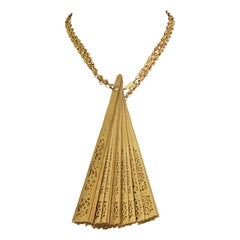 Vintage MOSCHINO Golden Abanico Fan Pendant Novelty Necklace