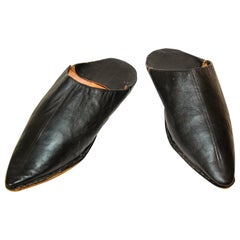 Used Moroccan Pointed Babouche Black Leather Slippers