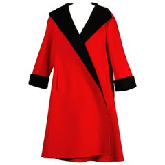 Pauline Trigere 1960 Vintage Cappotto Swing in lana rossa e nera