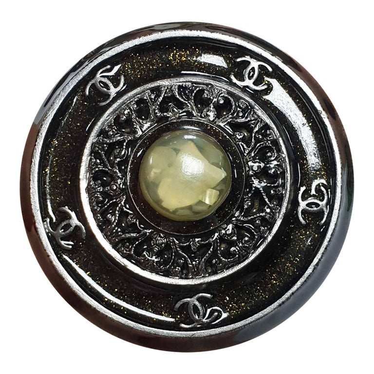Chanel 11A round brooch For Sale at 1stDibs
