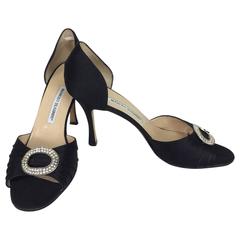 Manolo Blahnik schwarz Seide Strass Schnalle offener Zehe d'orsay High Heel Pumps 40M