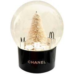 Sold at Auction: CHANEL Chanel snow globe in plexiglas