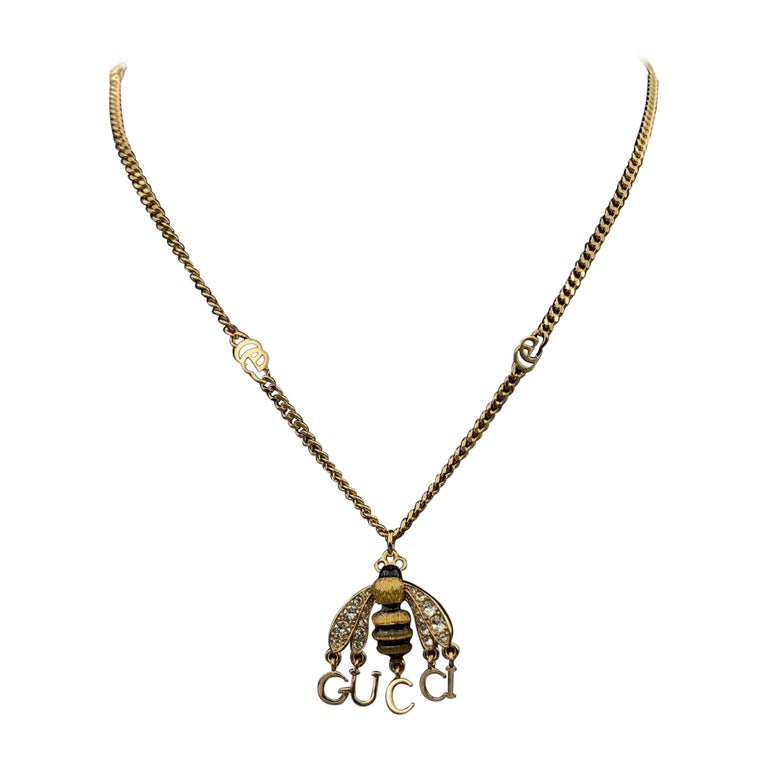evolutie Rustiek douche Gucci Aged Gold Metal Bee Necklace GG Chain with Crystal For Sale at  1stDibs | gucci bee necklace gold, bee necklace gucci, gucci bee jewelry