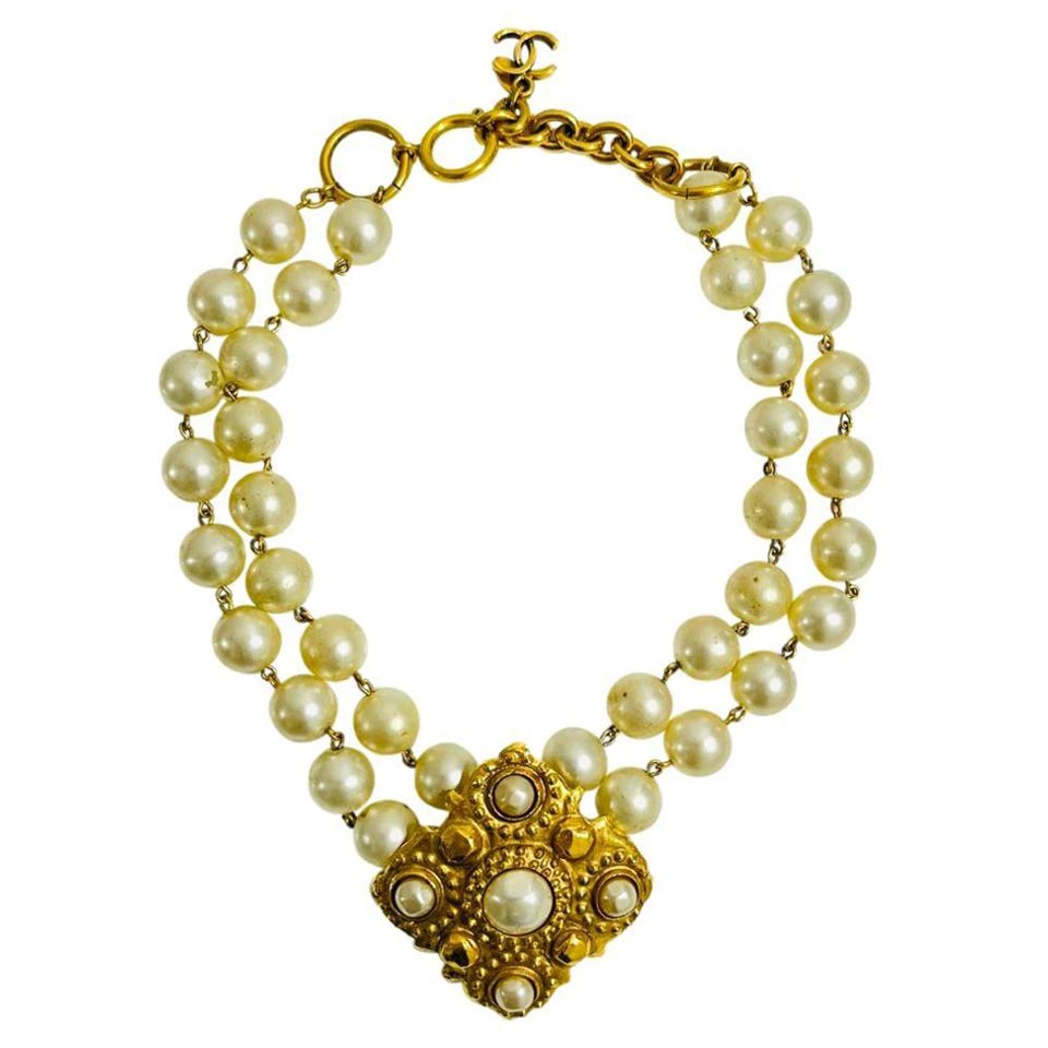 Chanel 1980's Vintage Pearl & 24k Gold Plated Necklace For Sale
