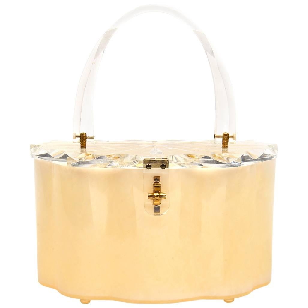 1950s Scalloped Cream Pearlized and Clear Lucite Purse For Sale