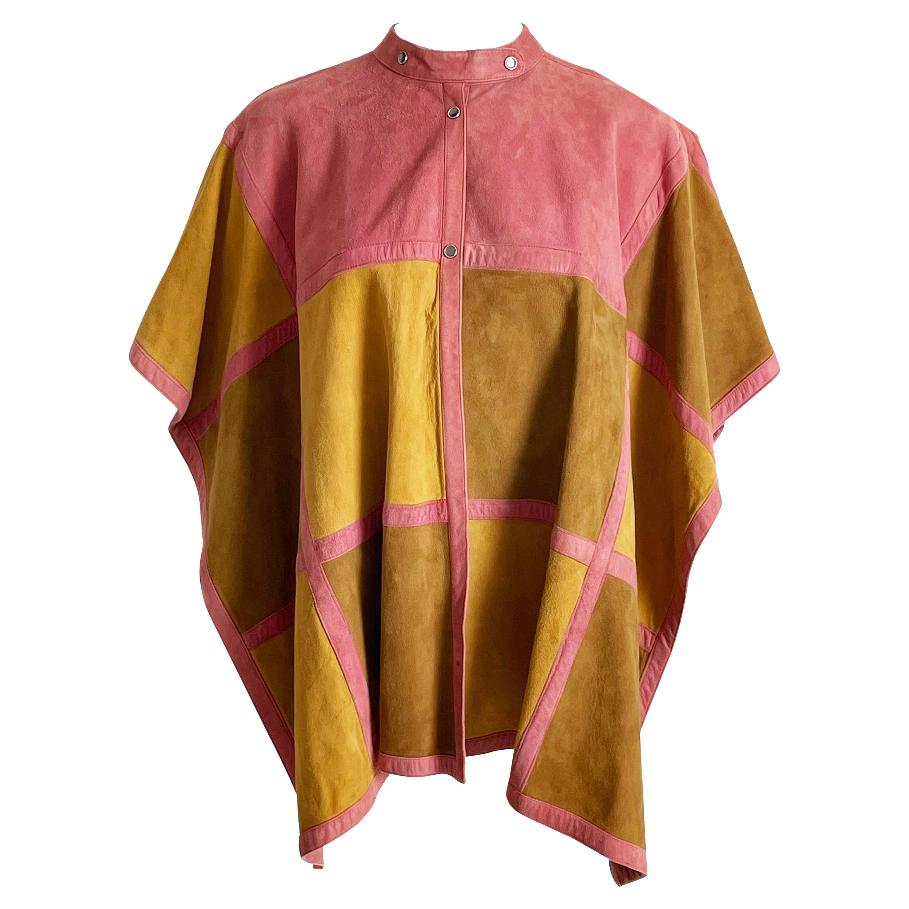 Bonnie Cashin for Sills Poncho cape en daim rose et olive patchwork vintage, années 70 en vente