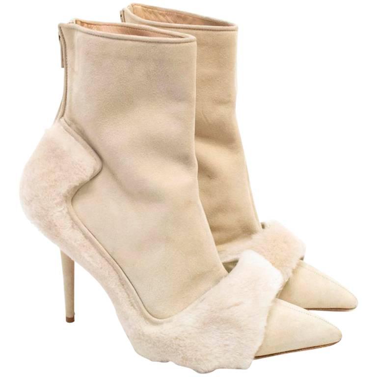 Manolo Blahnik Cream Pointed Boots With Shearling Fur And Suede For Sale