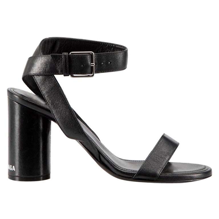 Black Leather Strappy Mid Heel Sandals Size IT 35.5 For Sale