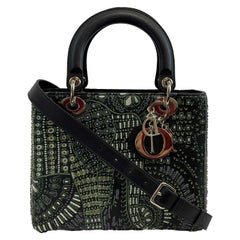 Christian Dior Medium Bestickte Tierhandtasche von Lady Dior in Schwarz, Grün und Lila