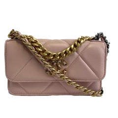 CHANEL - &New 2023 - 19 Portefeuille sur un sac à chaîne - CC Sac à bandoulière rose Light WOC