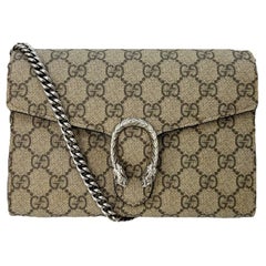 Gucci GG Supreme Mini Dionysus Brieftasche mit Kette