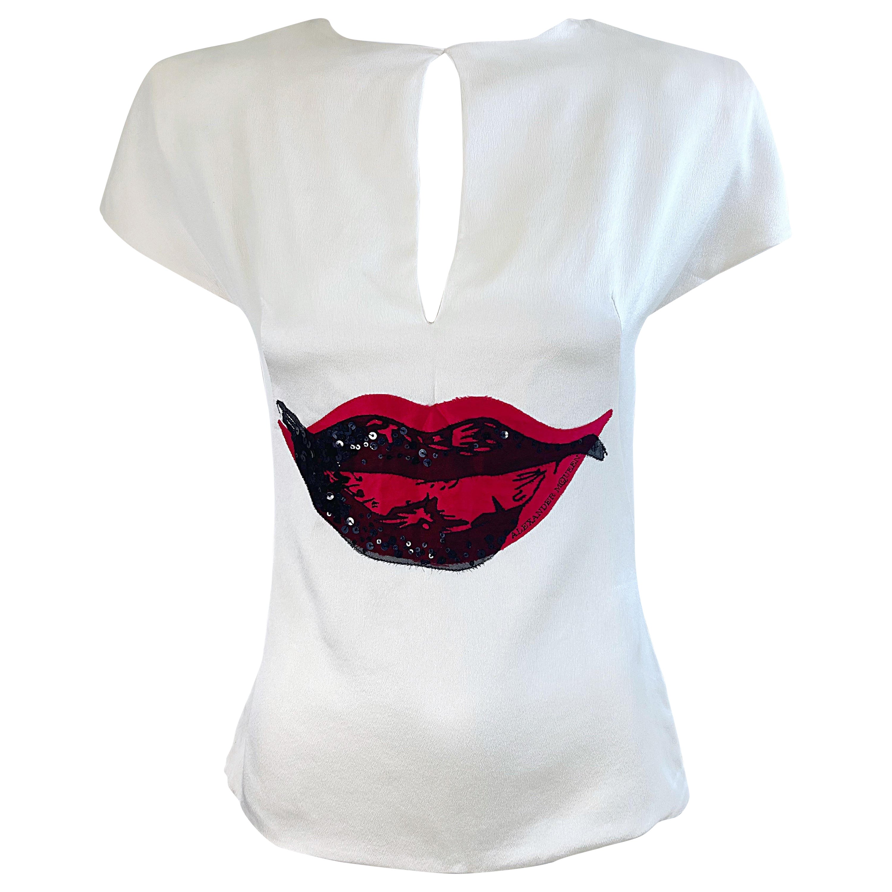 Alexander McQueen 2009 Size 38 / 2 Ivory Silk Red Lips Sequin Blouse Top Shirt For Sale