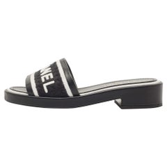 Chanel White/Black Leather and Canvas CC Logo Flat Slides Size 39