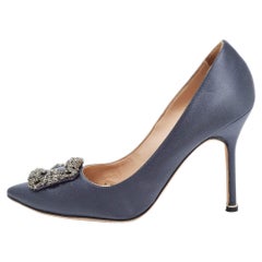 Manolo Blahnik Dunkelgraue Hangisi-Pumps aus Satin Größe 38.5
