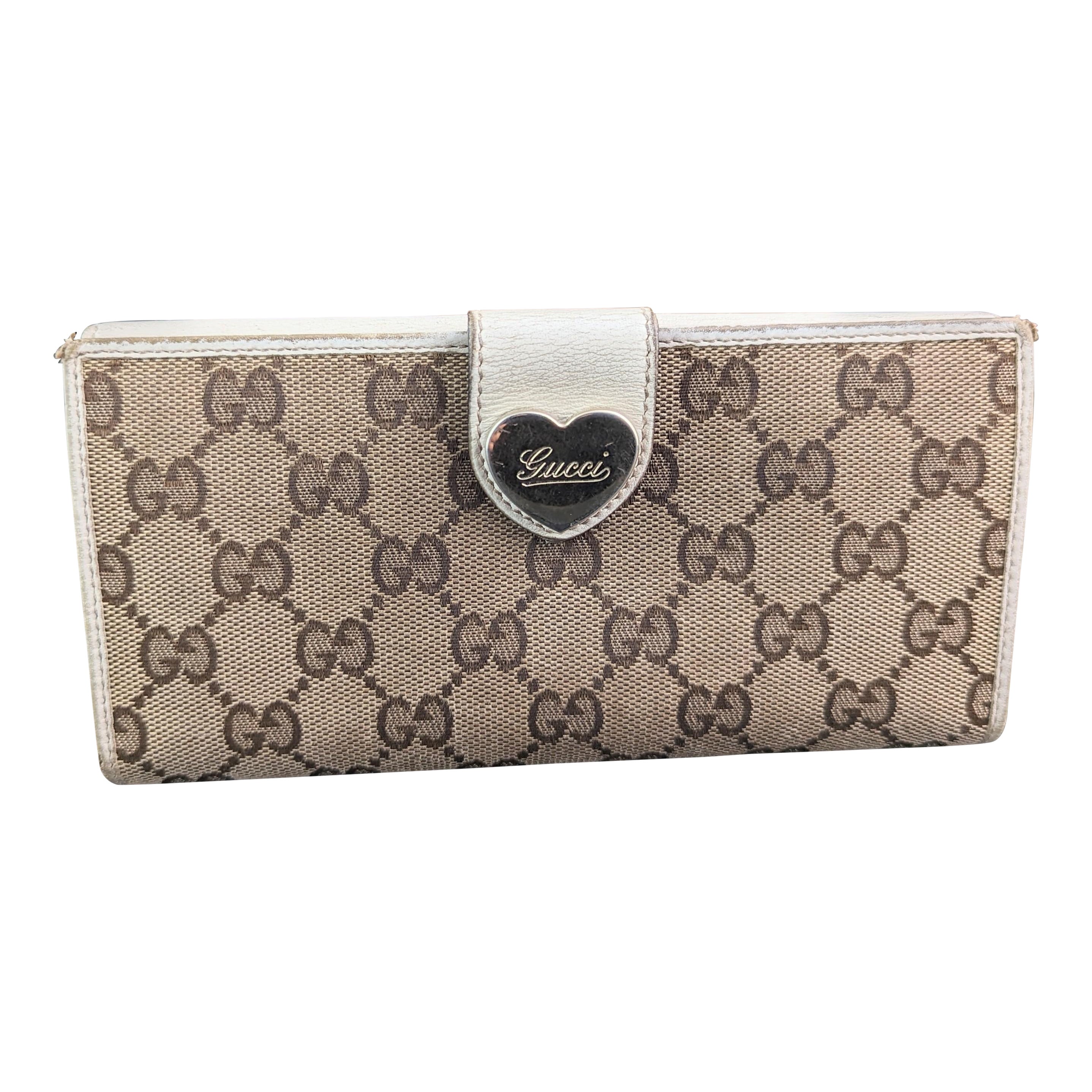 Gucci Interlocking GG Beige Leather Women's Crossbody Chain Wallet at  1stDibs