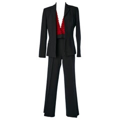 Combinaison-pantalon en laine noire et rouge à rayures et gilet en fourrure Gianfranco Ferré Studio