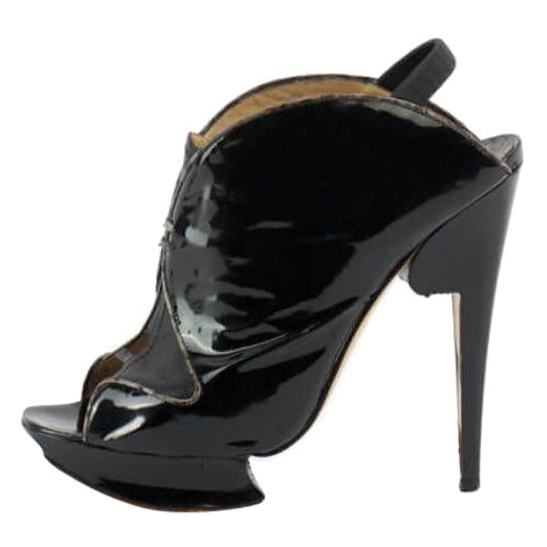 Black Patent Leather Peep Toe Platform Heels Size IT 39.5 For Sale
