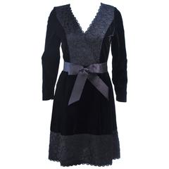 GIVENCHY Black Velvet Cocktail Dress with Lace Trim and Satin Belt Size 4 8