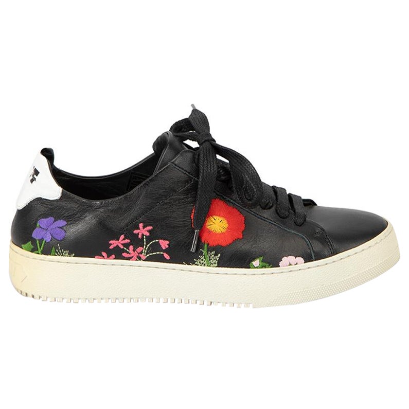 Black Leather Flower Embroidered Trainers Size IT 35 For Sale