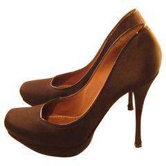 Nice Pair of Lanvin 5" Heel Shoes in Silk and leather. Size 7.5