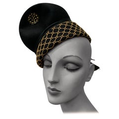 1940s Black Felt Surrealist Shape Hat w Gold Netting Sequin Medallion & Bow 