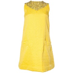 1960 OSCAR DE LA RENTA Yellow Geometric Rayon Blend Matelassé Cocktail Dress Wi