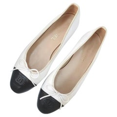 Chanel Black White CC Logo Ballet Flat Shoes