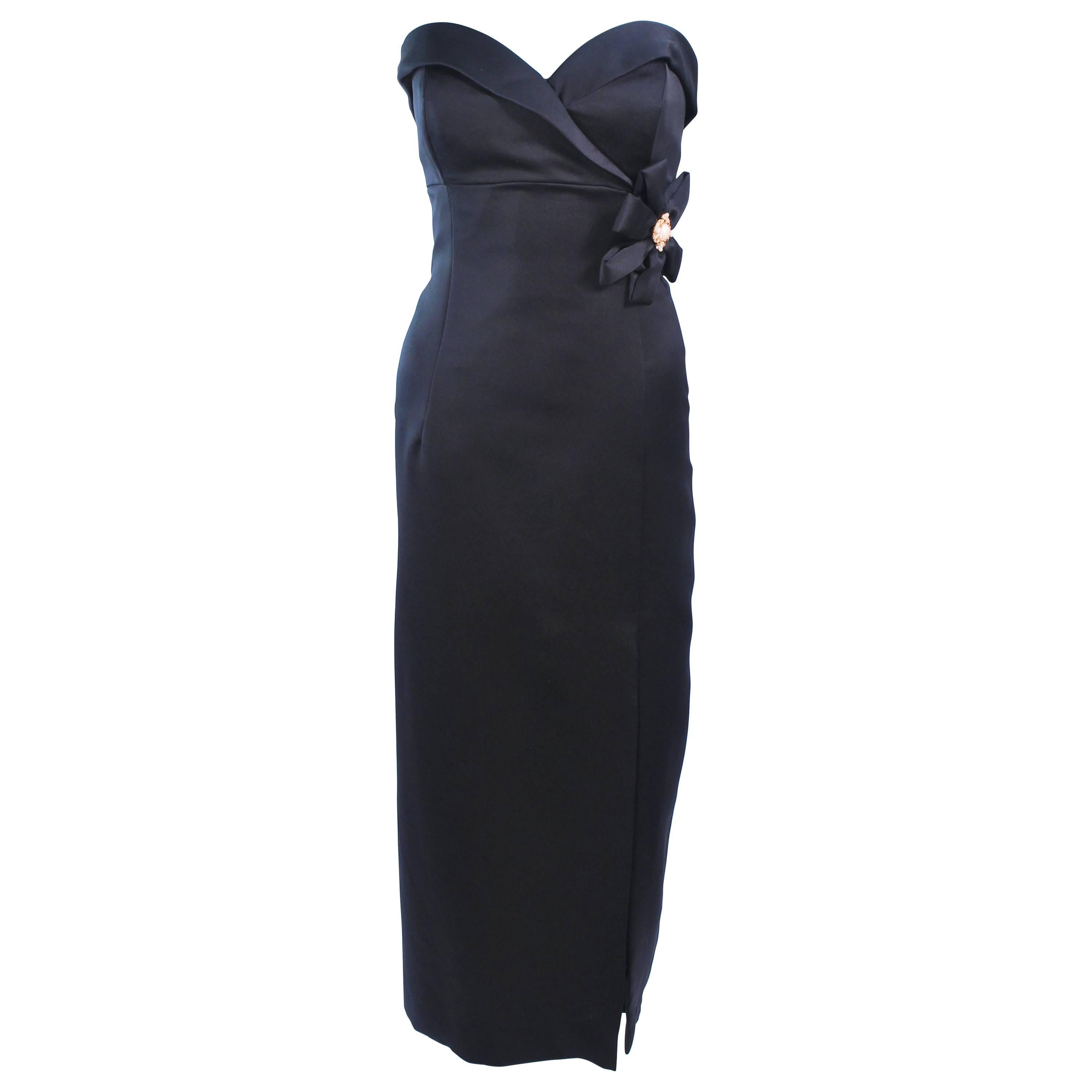 VICTOR COSTA Black Satin Gown with Side Bow Detail Size 6 8 For Sale