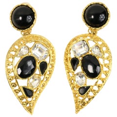 Vintage 80s Black/Diamond Rhinestones Gold Toned Drop Heart Shaped Clip-On Earrings