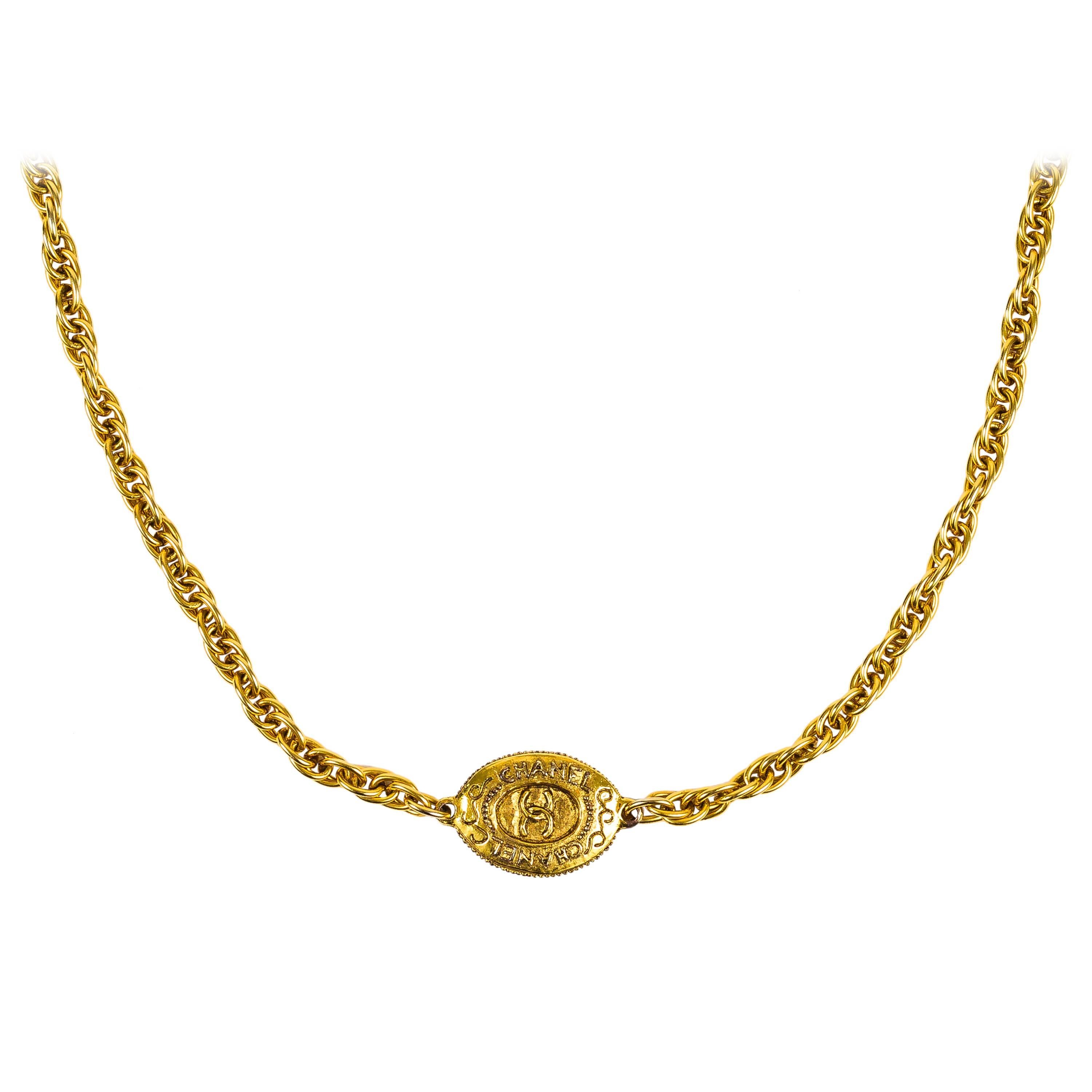Vintage Chanel Gold Tone 'CC' Oval Station Single Strand Chain Necklace For Sale