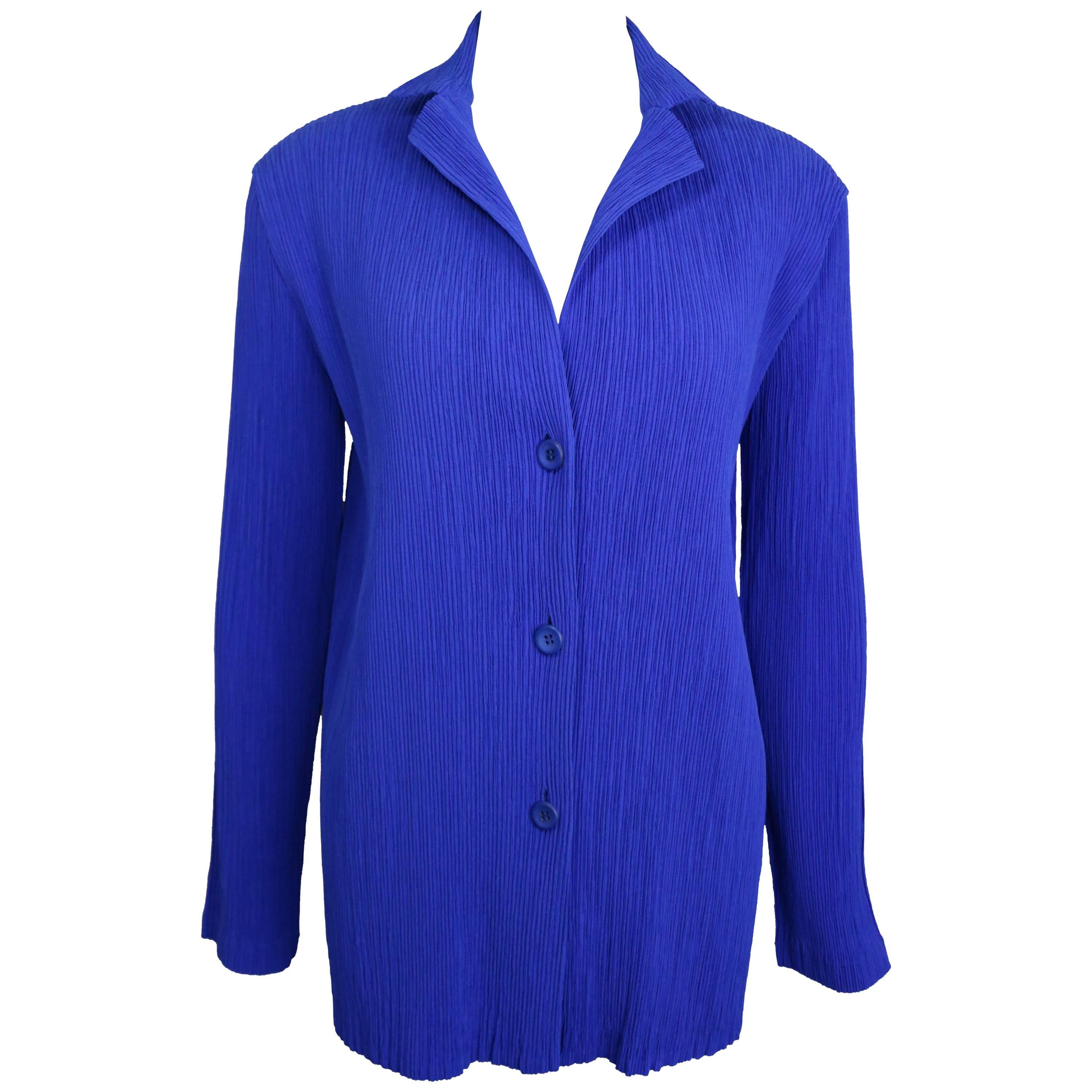 Blaue plissierte Jacke von Issey Miyake  im Angebot