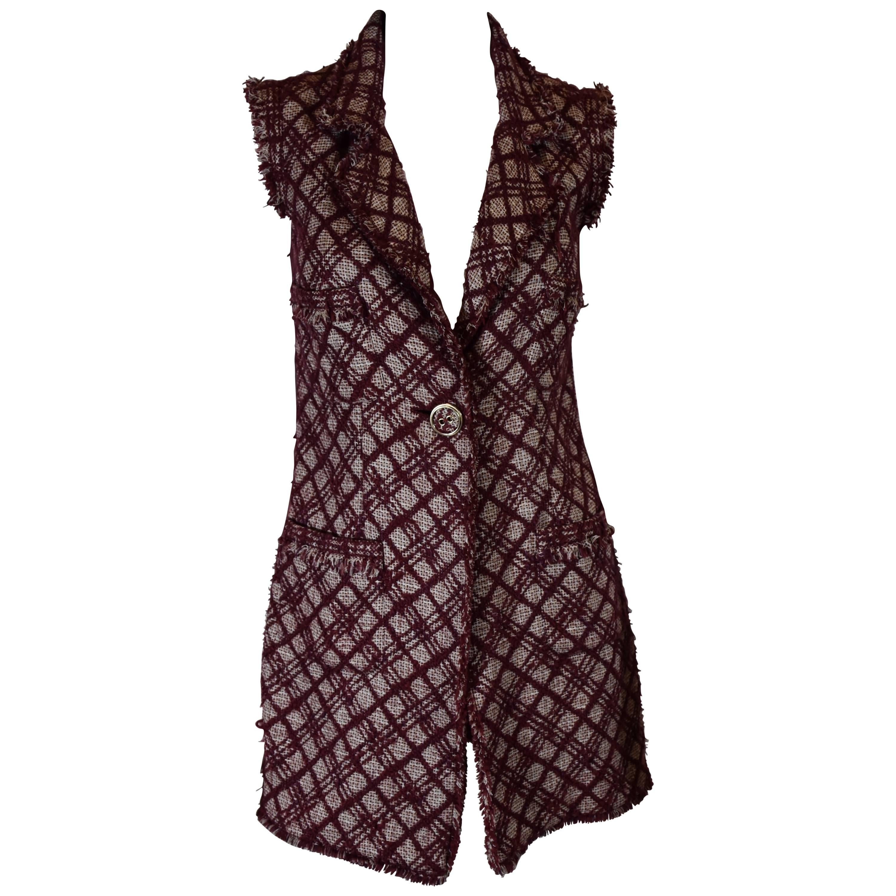 Chanel Houndstooth Sleeveless Jacket, 2008  For Sale
