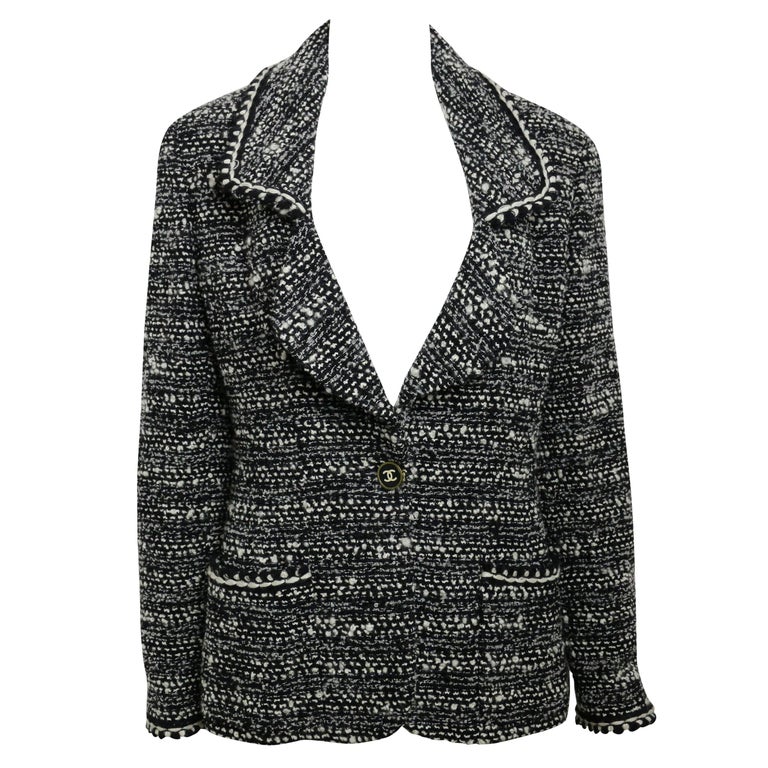chanel tweed blazer size